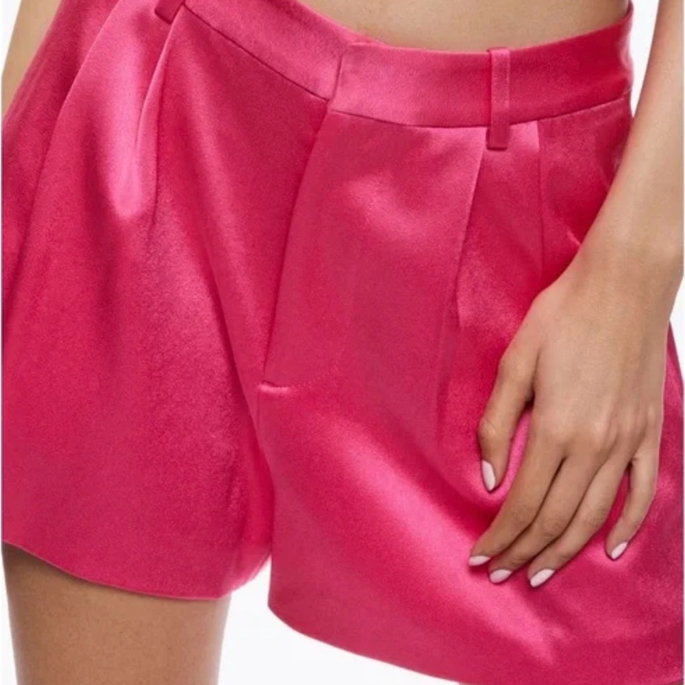 Alice + Olivia Shorts – Size 4 – NWT – Stunning Pink Satin